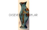 Ánfora o vasija en cerámica artesanal con asa